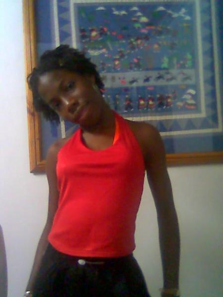 ASTRID UNE FILLE SYMPA